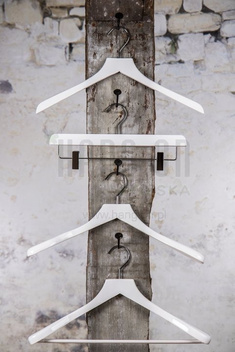 Crosby - white coat hanger 