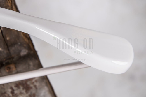Crosby - white coat hanger with bar