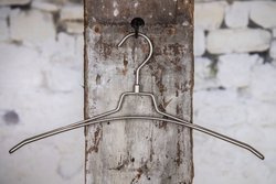 Bari - metal shirt hanger