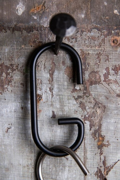 Hak jeansowy "G" - na spodnie i akcesoria czarny mat