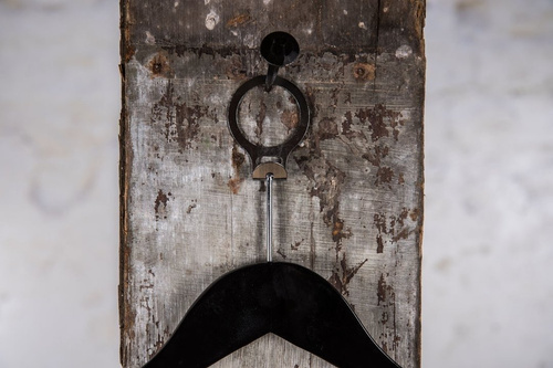 Carlton - black hotel hanger