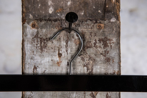 York - black pants hanger 