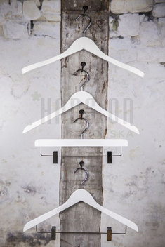 Bedford - white pants hanger