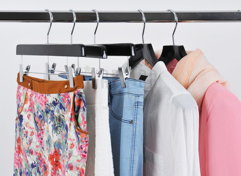 York - black pants hanger 